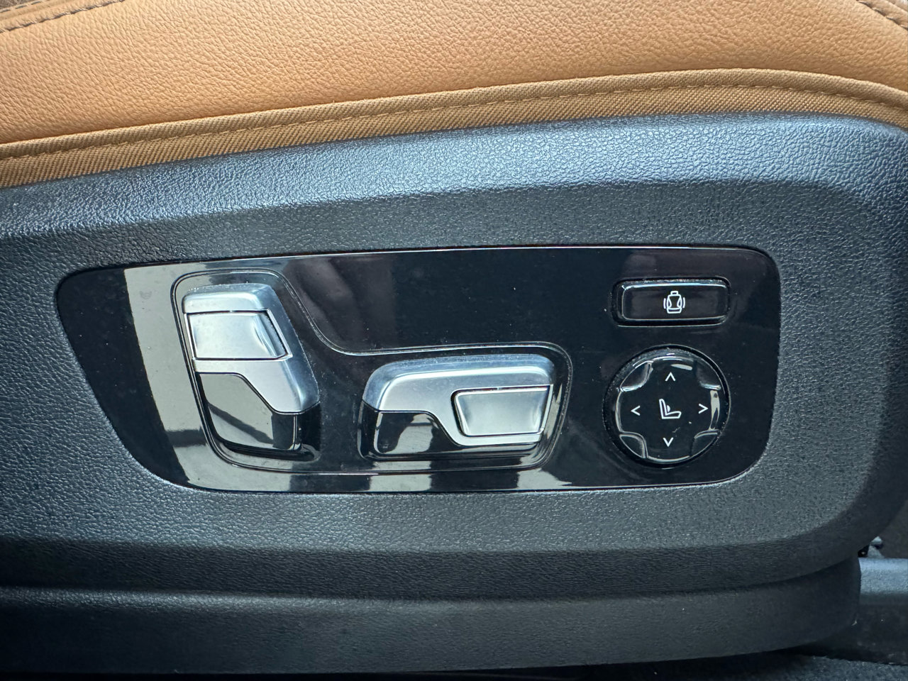 Used 2022 BMW X5 sDrive40i w/ Luxury Seating Package image 55