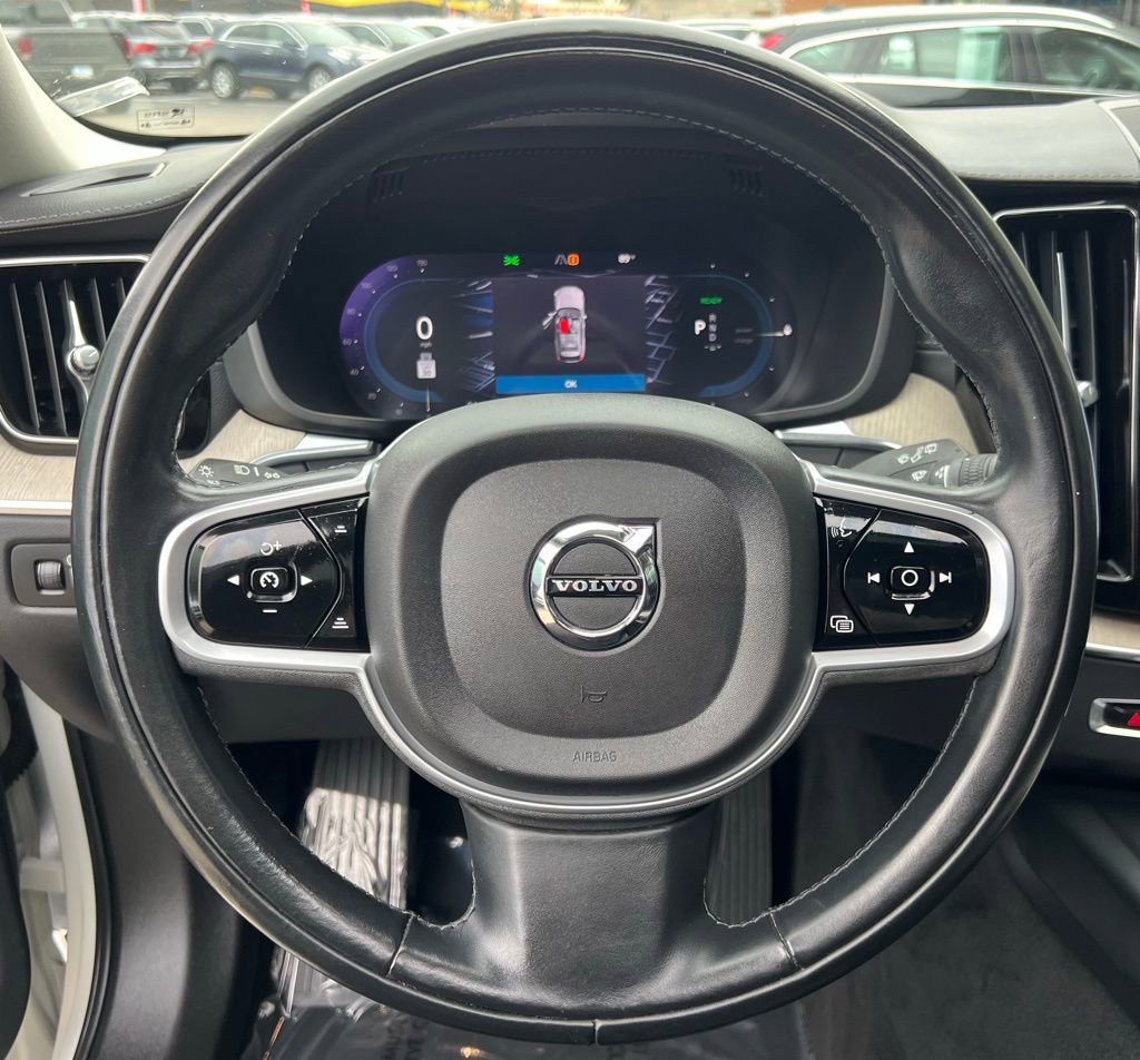 Used 2022 Volvo XC60 T8 Inscription w/ Advanced Package image 37