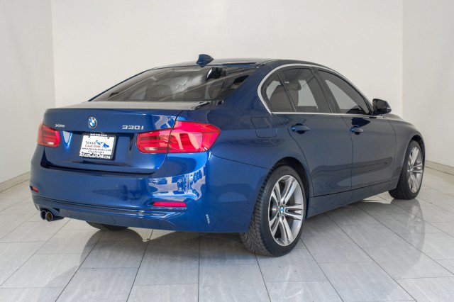 Used 2017 BMW 330i xDrive Sedan AWD/4WD image 6