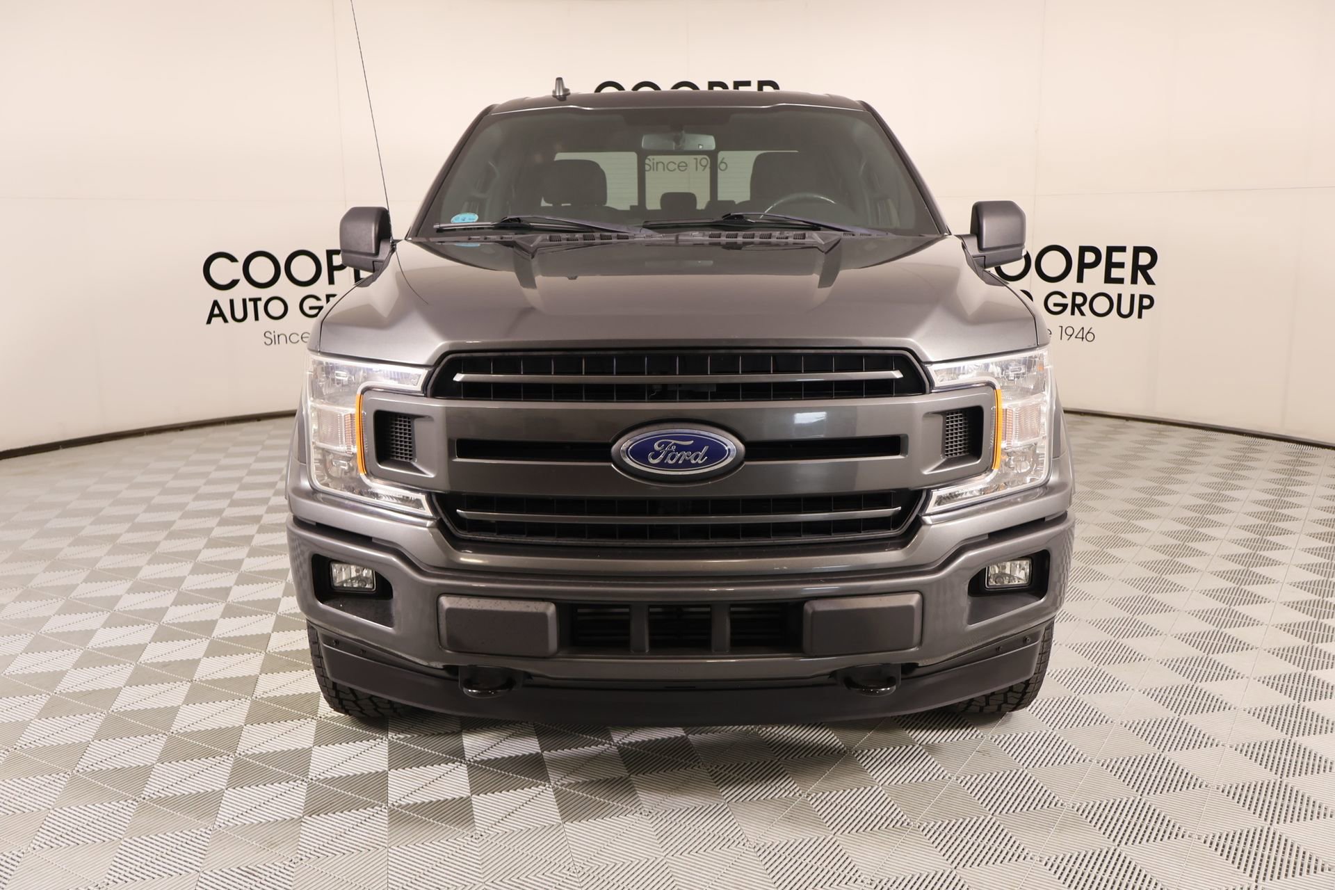 Used 2018 Ford F150 XLT w/ Equipment Group 302A Luxury AWD/4WD image 11