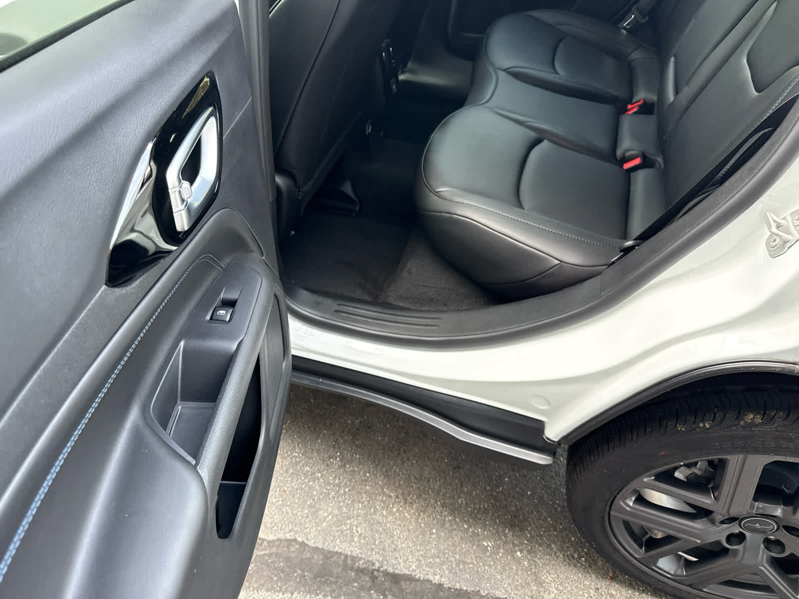 New 2026 Jeep Compass Limited AWD/4WD image 17