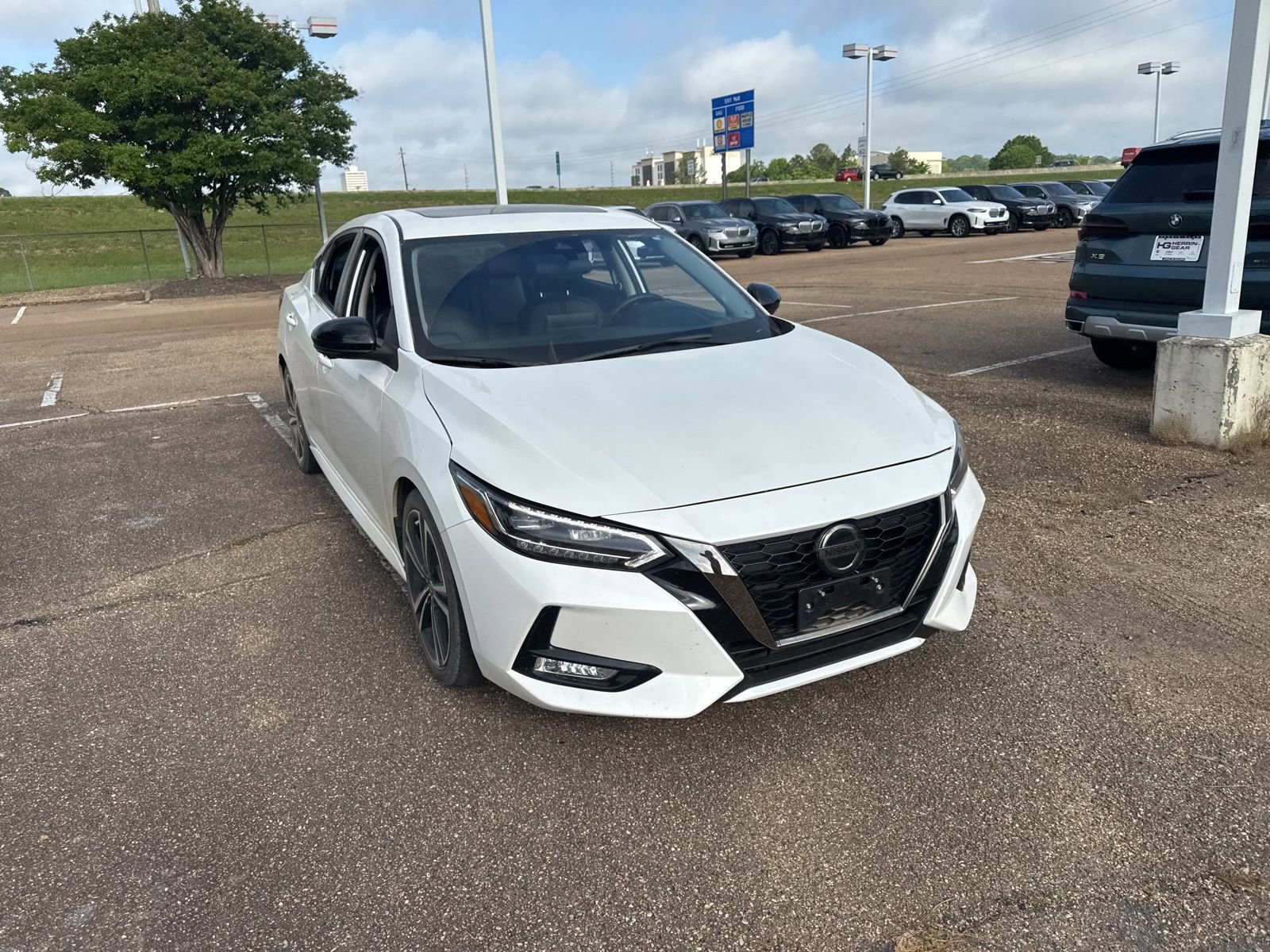 Used 2023 Nissan Sentra SR w/ SR Premium Package image 3