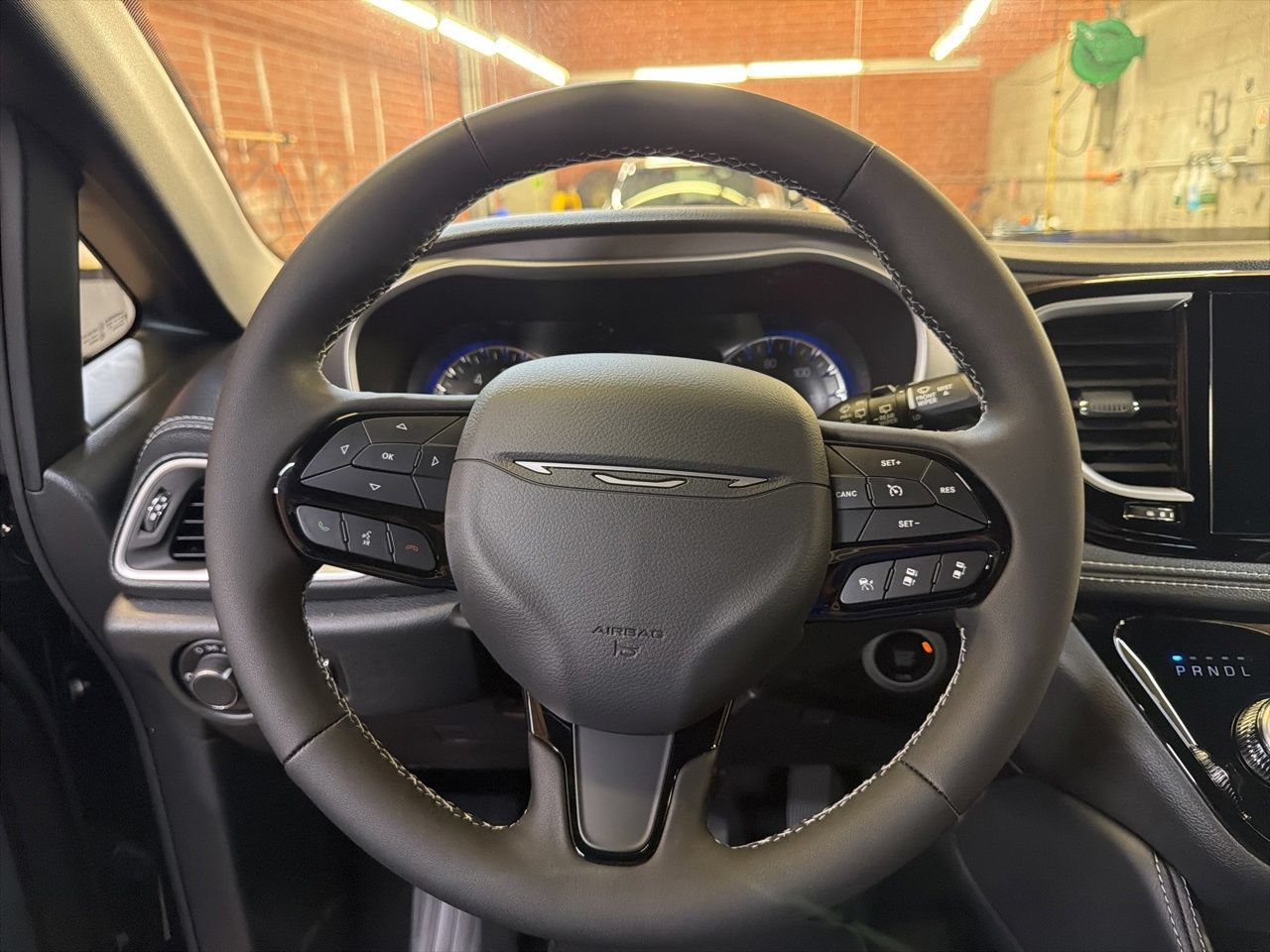 New 2027 Chrysler Pacifica Limited w/ S Appearance Package FWD image 25