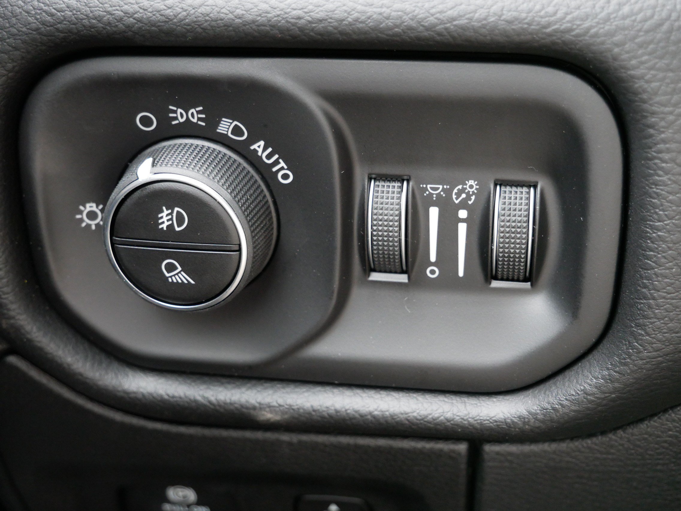 New 2026 RAM 1500 Laramie w/ Night Edition AWD/4WD image 19