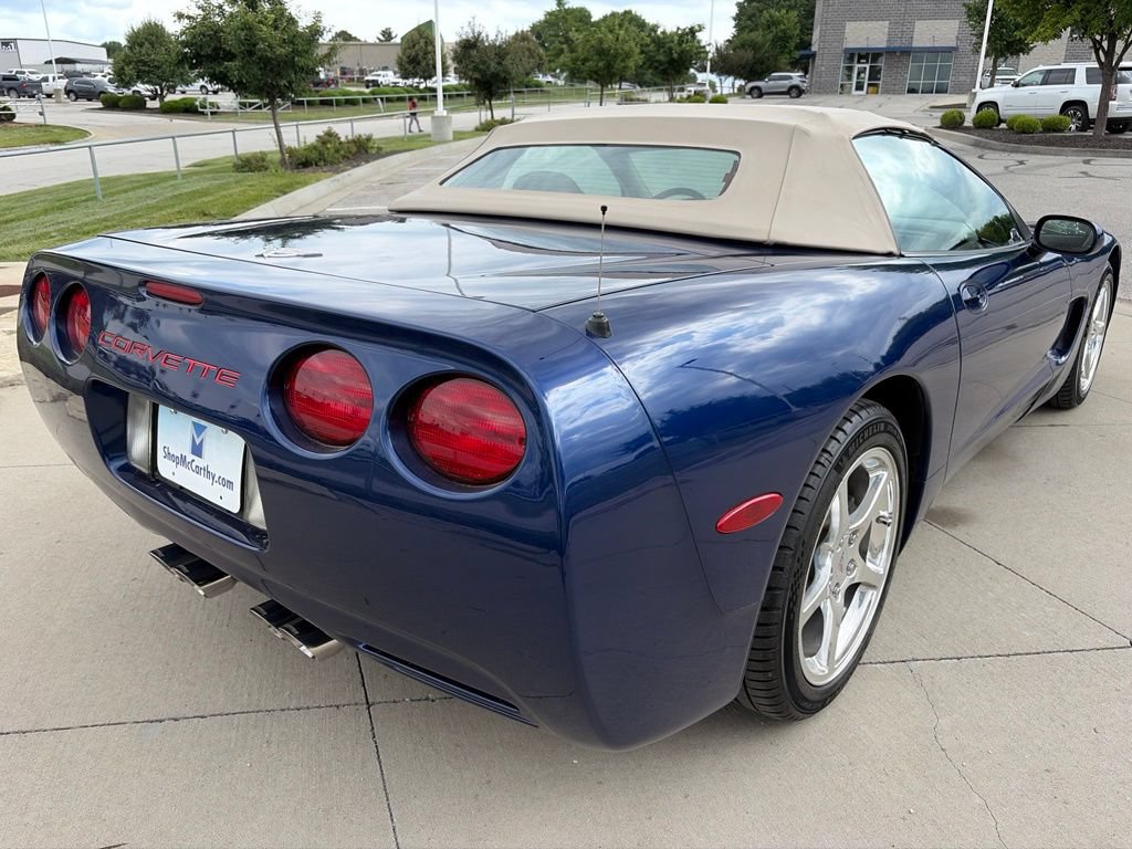 Used 2004 Chevrolet Corvette Convertible w/ Preferred Equipment Group RWD image 11