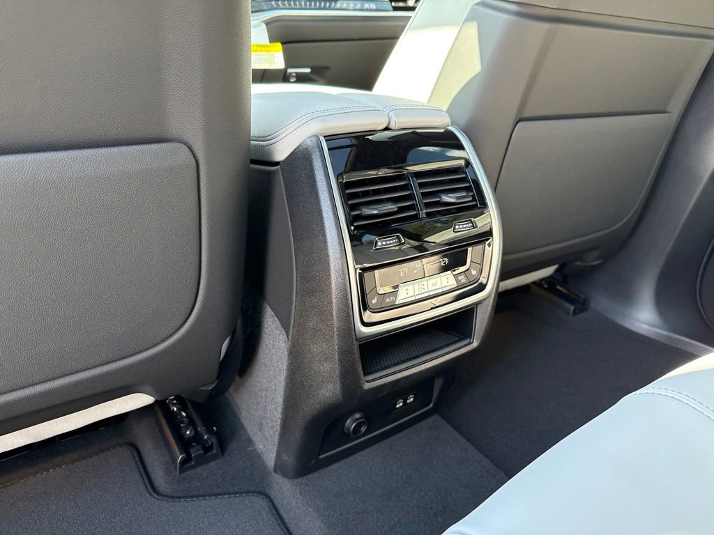 New 2026 BMW X5 xDrive50e image 21