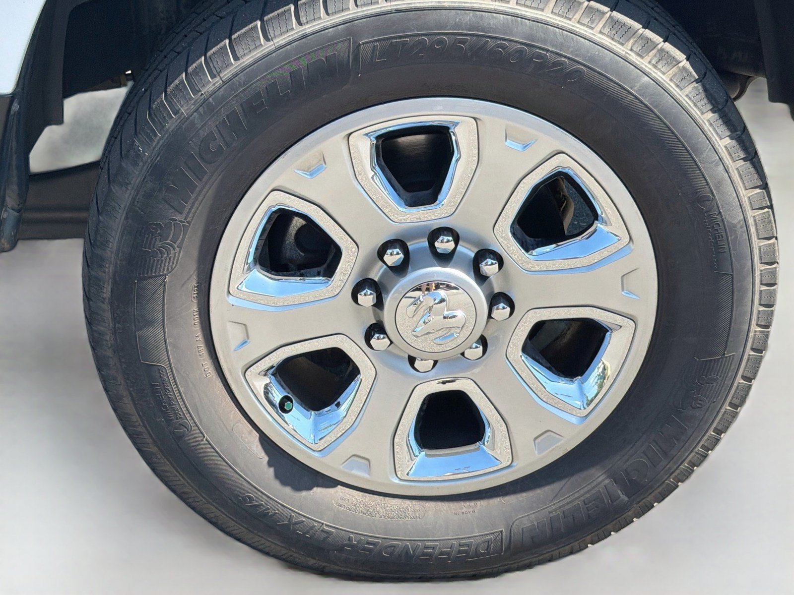 Used 2017 RAM 3500 Tradesman w/ Chrome Appearance Group AWD/4WD image 9