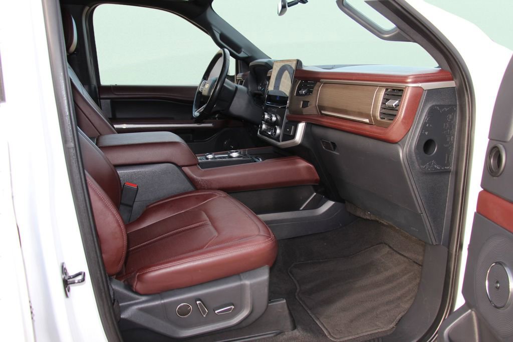 Used 2024 Ford Expedition Max Limited image 30