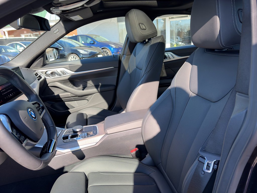 Used 2025 BMW i4 xDrive40i image 38