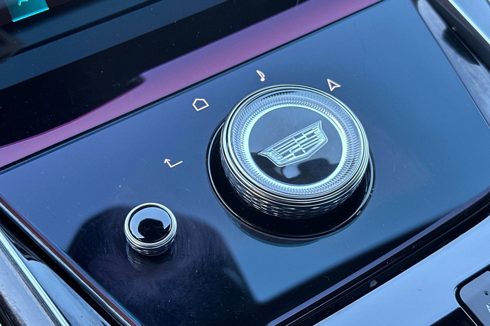 Used 2025 Cadillac Escalade Premium Luxury image 30