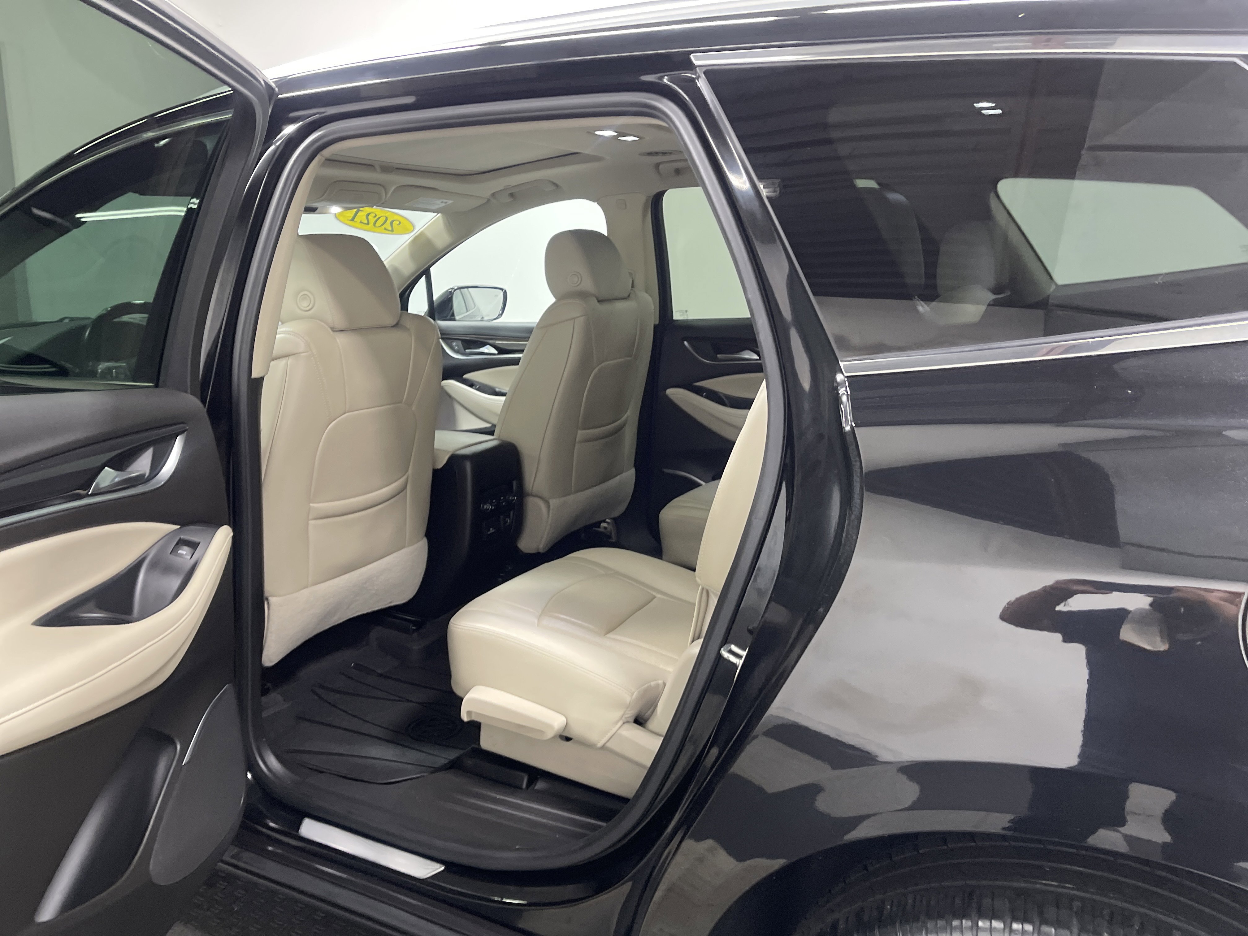 Used 2021 Buick Enclave Premium w/ Sun and Sites Package FWD image 13