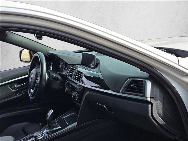 Used 2018 BMW 330i xDrive Sedan image 24