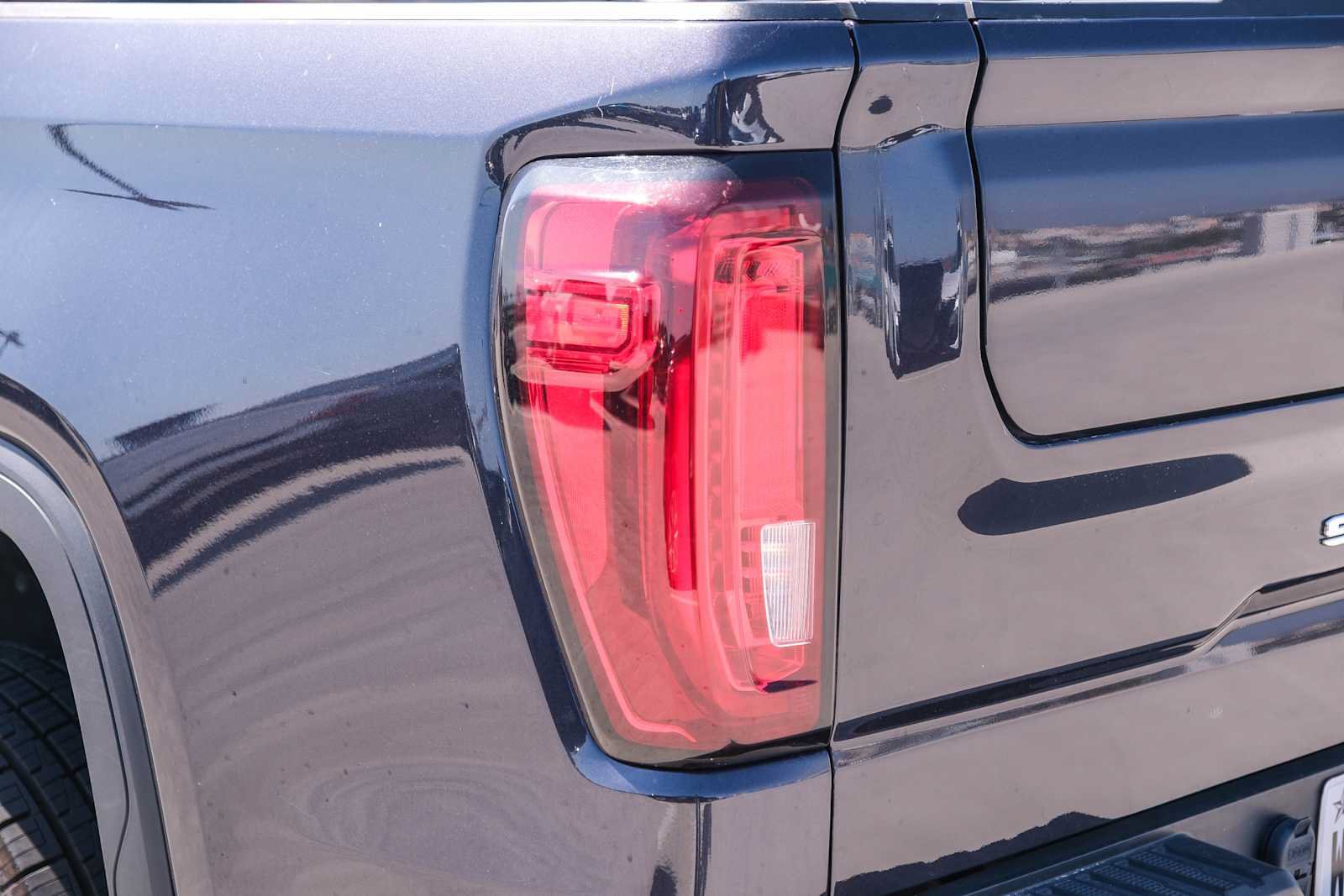 Used 2025 GMC Sierra 1500 SLT RWD image 7
