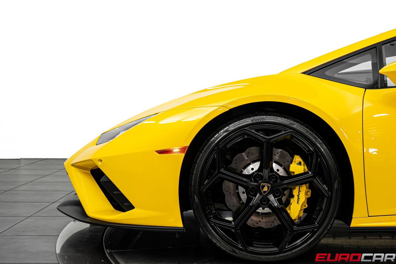 Used 2021 Lamborghini Huracan EVO RWD image 14