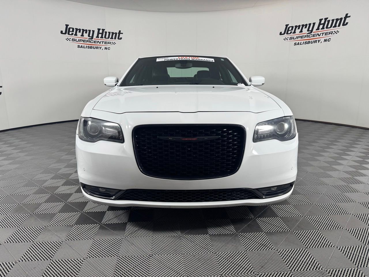 Used 2023 Chrysler 300 S RWD image 5