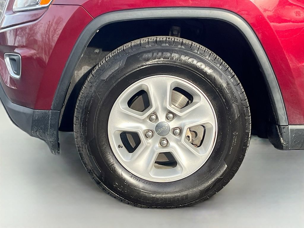 Used 2016 Jeep Grand Cherokee Laredo image 28