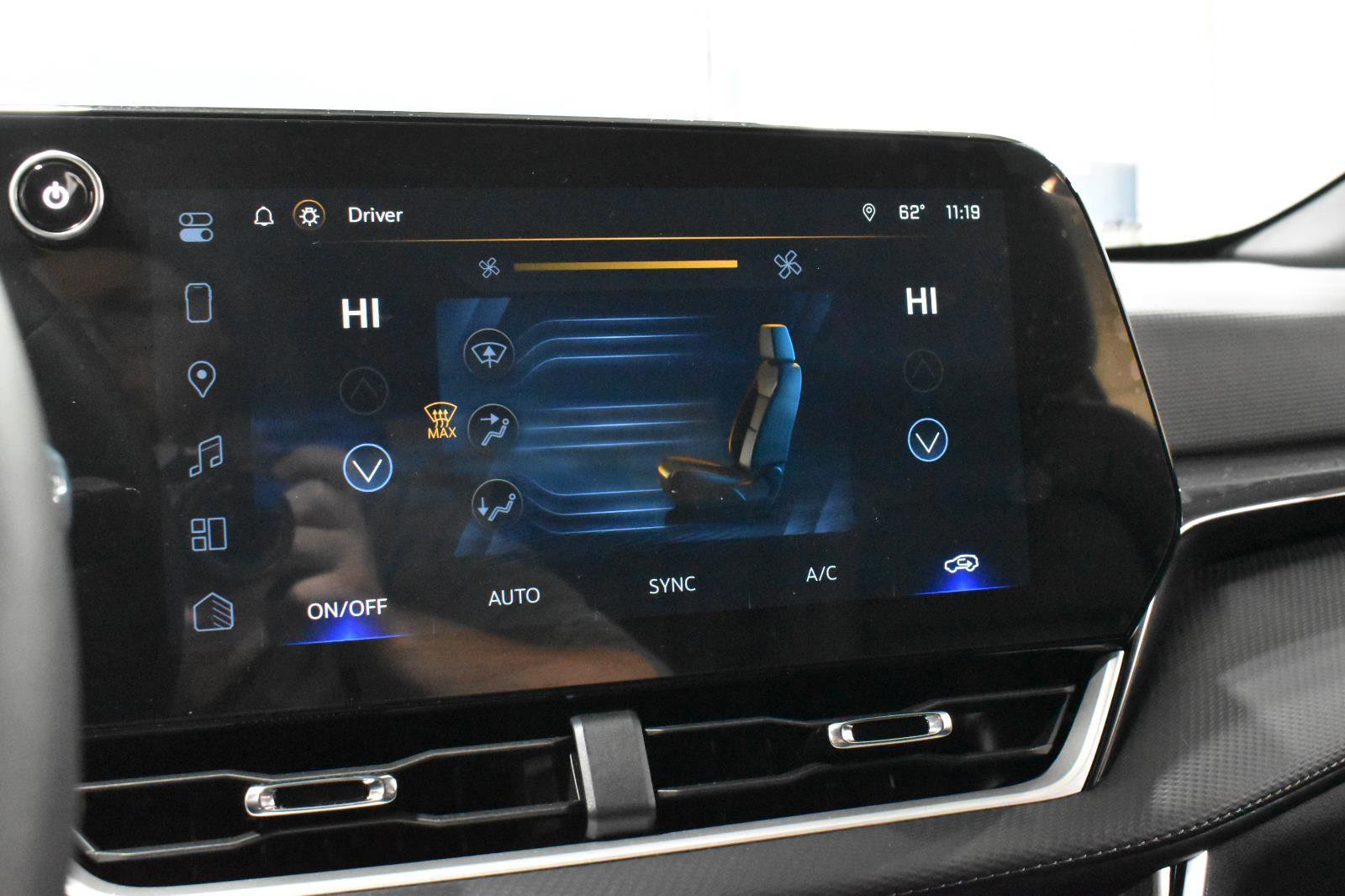 Used 2026 Chevrolet Equinox LT w/ Convenience Package II image 16