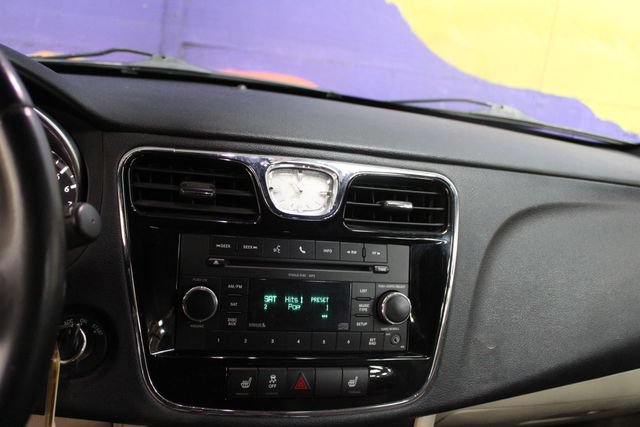 Used 2012 Chrysler 200 Limited FWD image 17