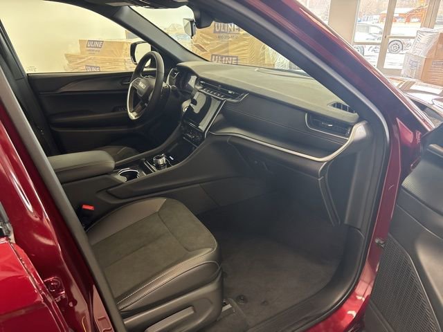 Used 2025 Jeep Grand Cherokee Altitude w/ Trailer Tow Package image 24