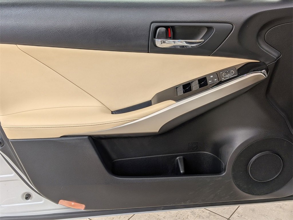 Used 2016 Lexus IS 300 AWD image 15