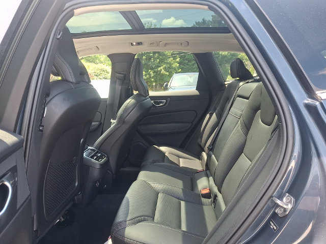 Used 2020 Volvo XC60 T6 Inscription w/ Protection Package Premier AWD/4WD image 10