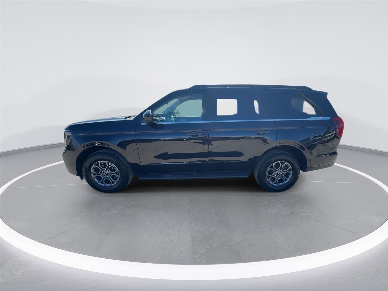 Certified 2025 Ford Expedition Active image 5