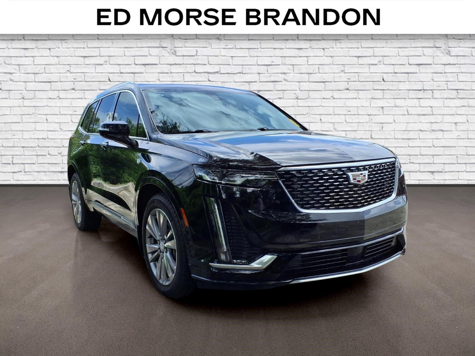 Used 2023 Cadillac XT6 Premium Luxury w/ Technology Package FWD image 7