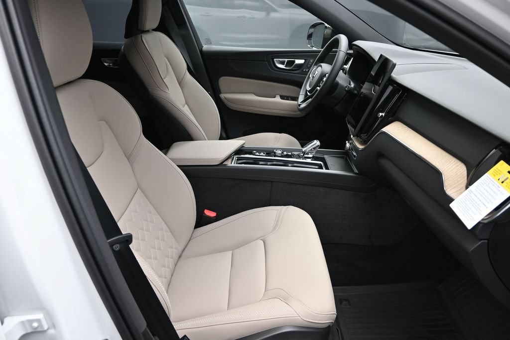 New 2026 Volvo XC60 B5 Plus w/ Protection Package Premier AWD/4WD image 21