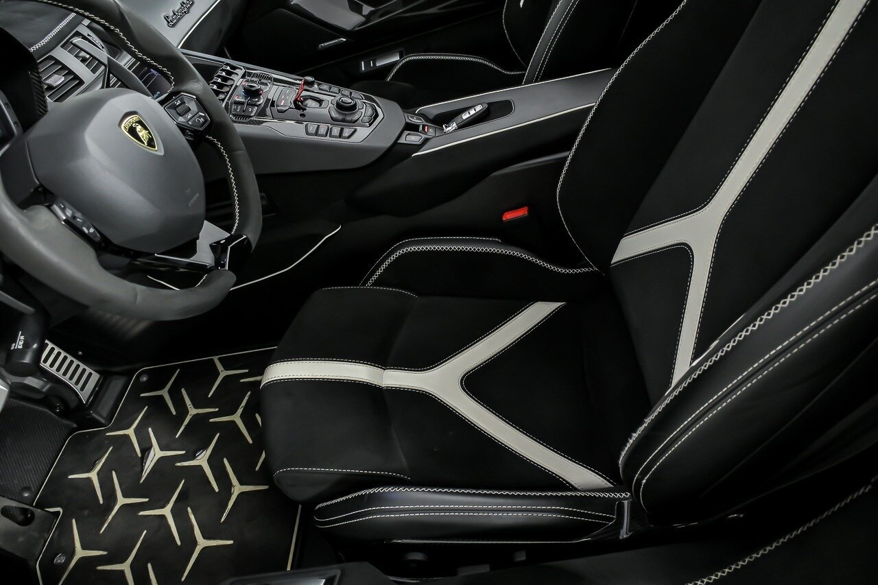 Used 2021 Lamborghini Aventador SVJ AWD/4WD image 18