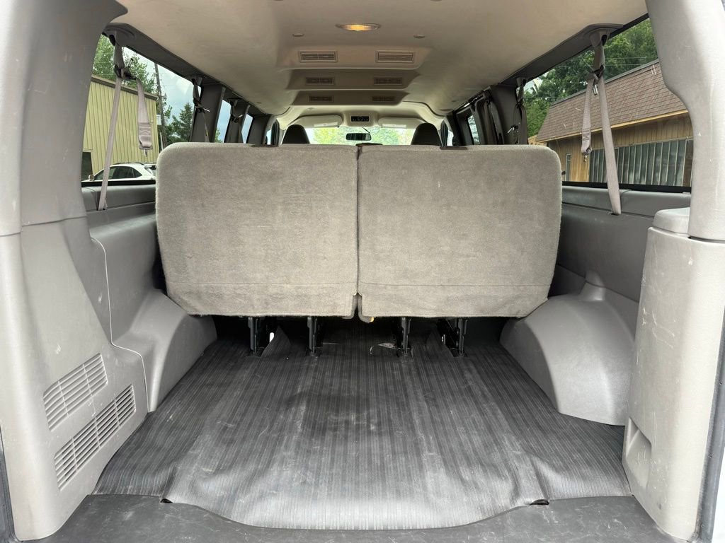 Used 2022 Chevrolet Express 3500 LS RWD image 17