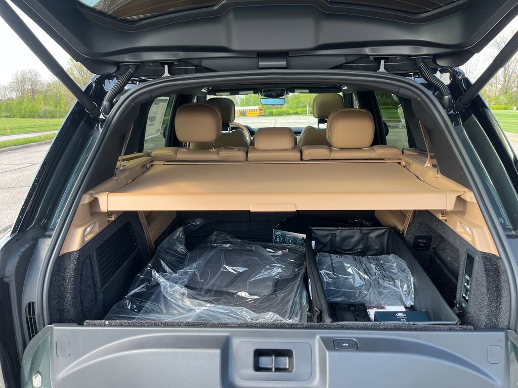 New 2026 Land Rover Range Rover Long Wheelbase SE AWD/4WD image 19