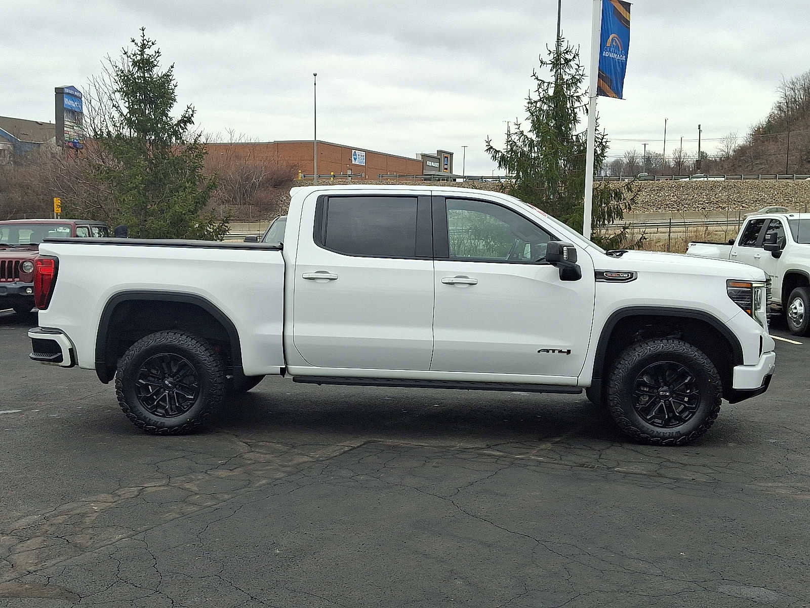 Used 2022 GMC Sierra 1500 AT4 w/ AT4 Premium Package image 7