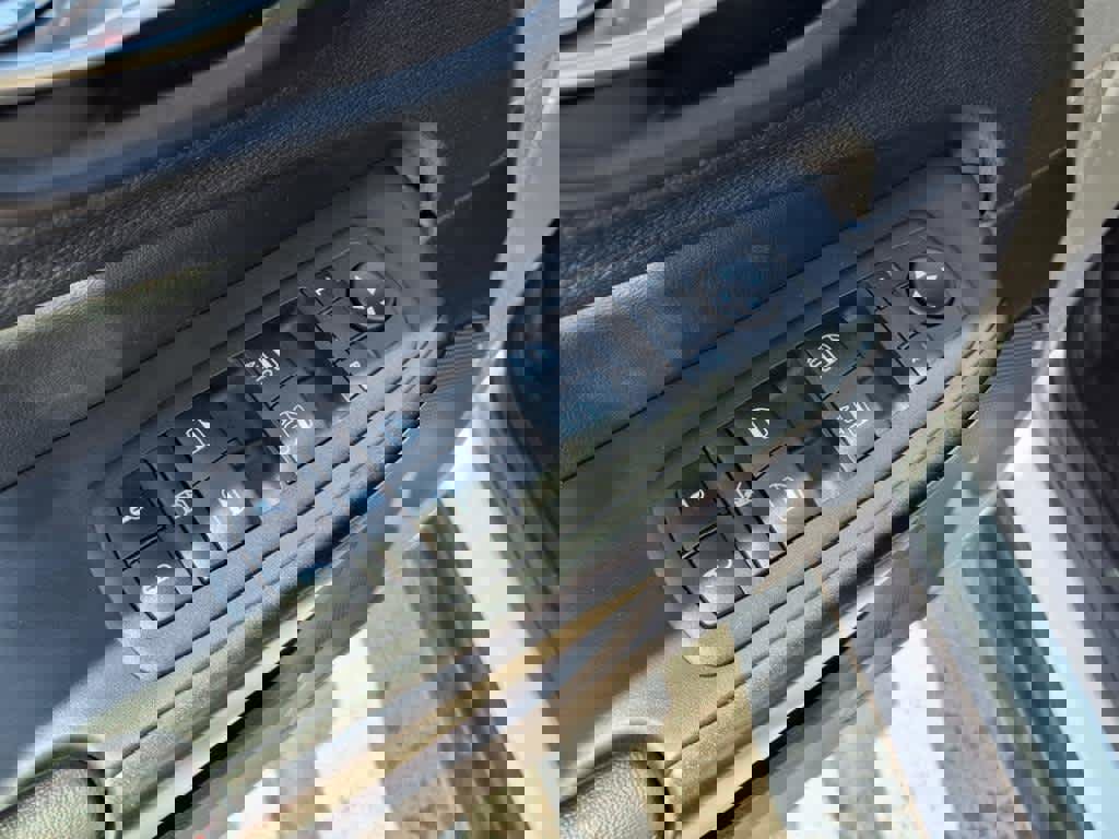 Used 2022 Jeep Cherokee Trailhawk w/ Comfort/Convenience Group image 12