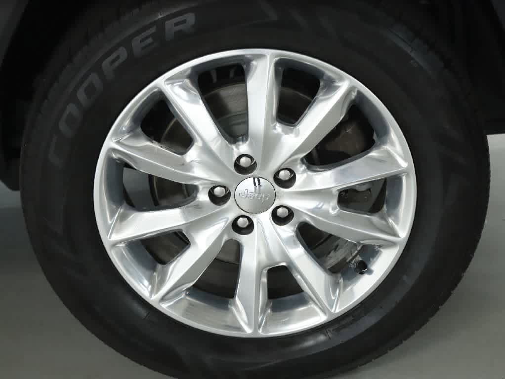 Used 2014 Jeep Cherokee Limited w/ Technology Group AWD/4WD image 41