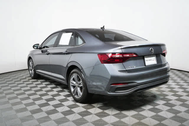 Used 2024 Volkswagen Jetta SE FWD image 30