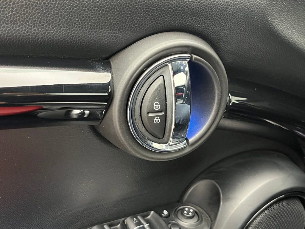 Used 2018 MINI Cooper S image 24