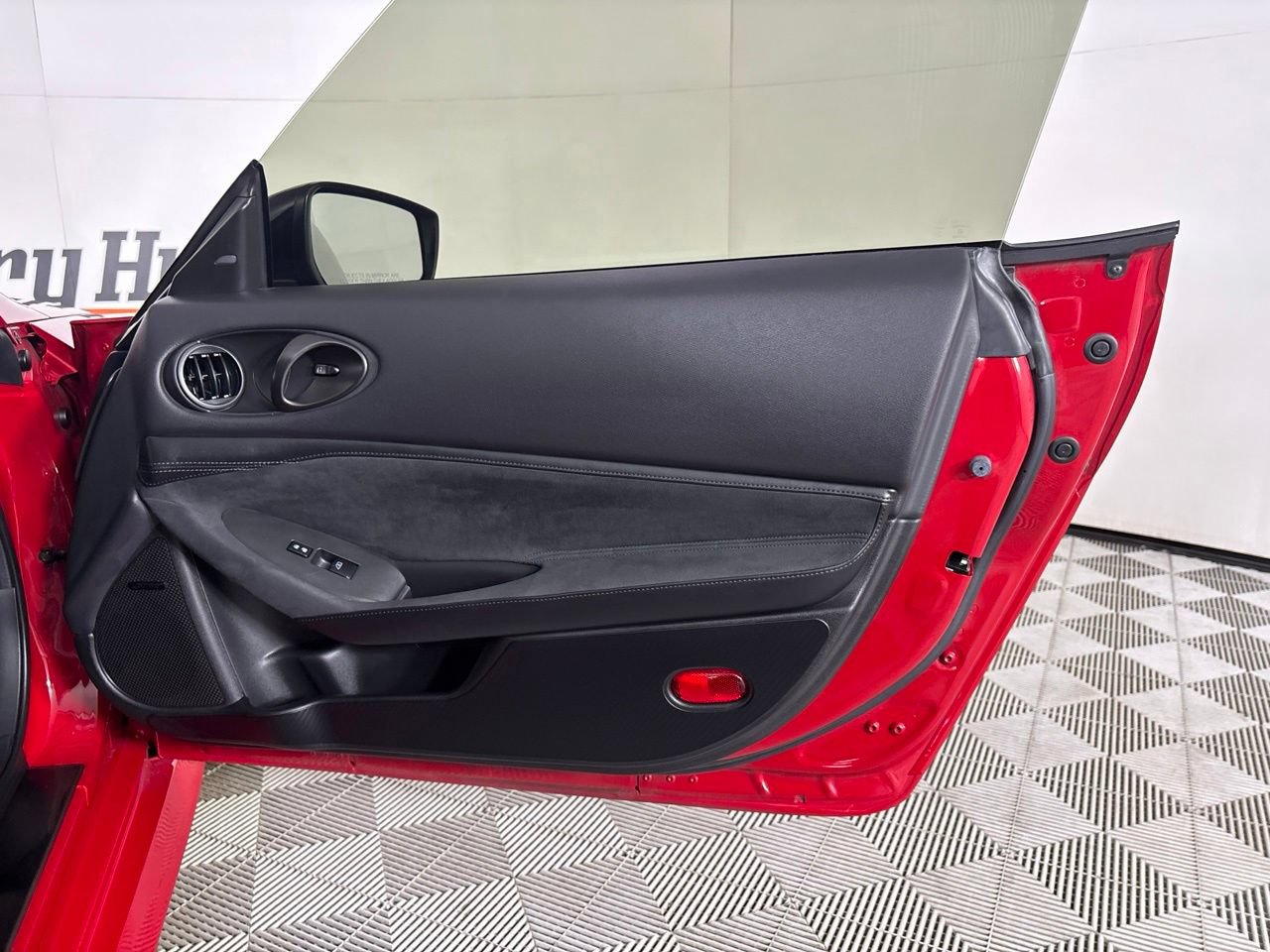 Used 2025 Nissan Z Performance w/ Floor Mat Package RWD image 20