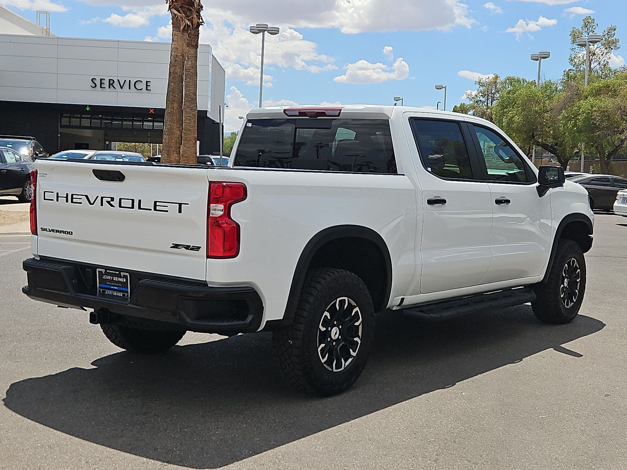 Used 2024 Chevrolet Silverado 1500 ZR2 w/ Technology Package AWD/4WD image 5