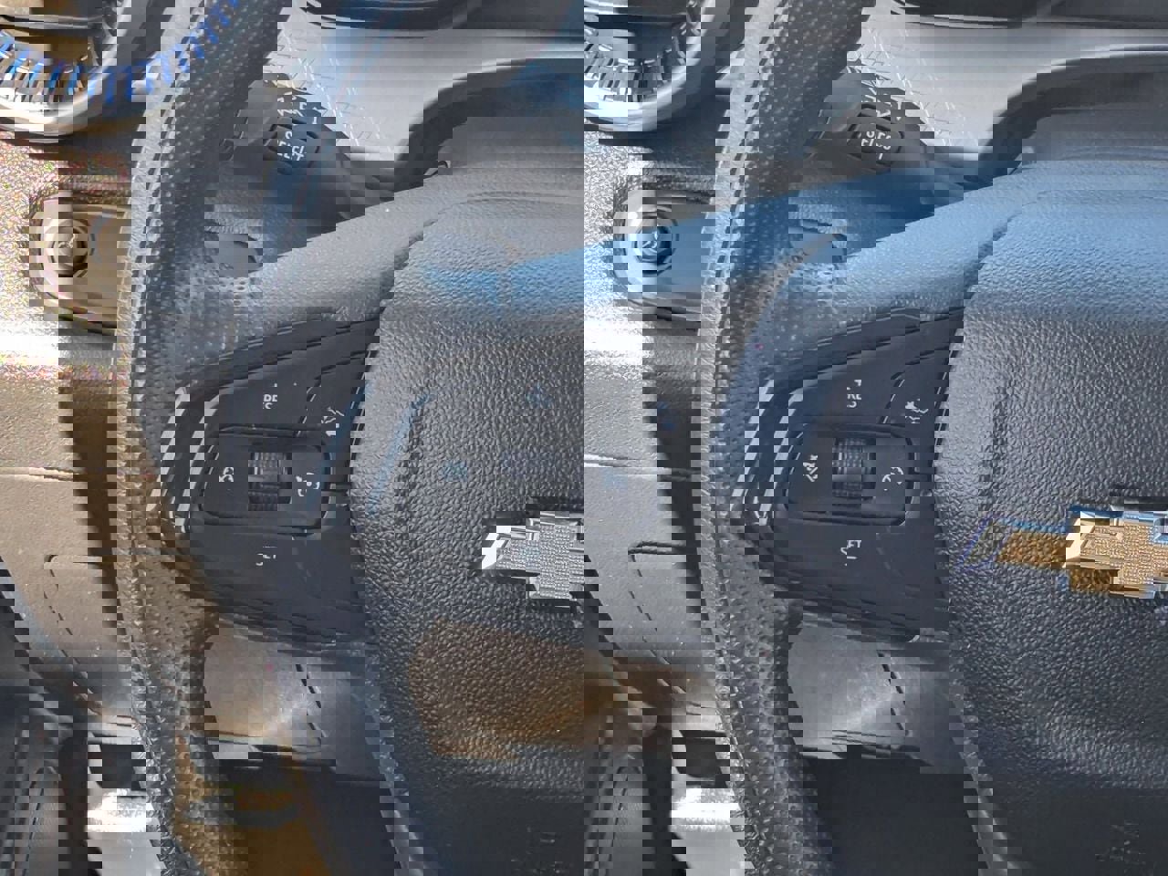 Used 2025 Chevrolet Trax LS image 17