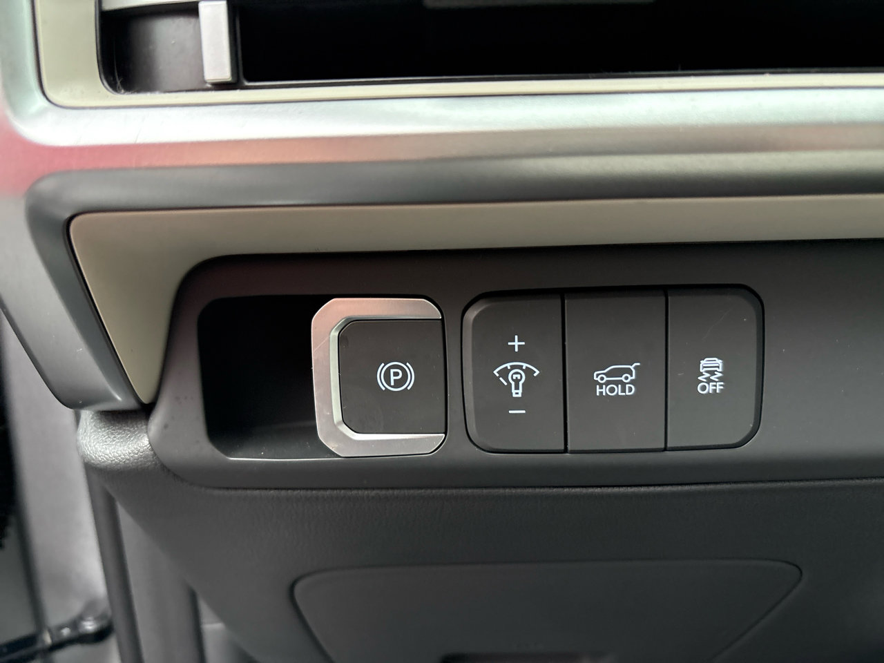 Used 2025 Hyundai Santa Fe SEL image 11