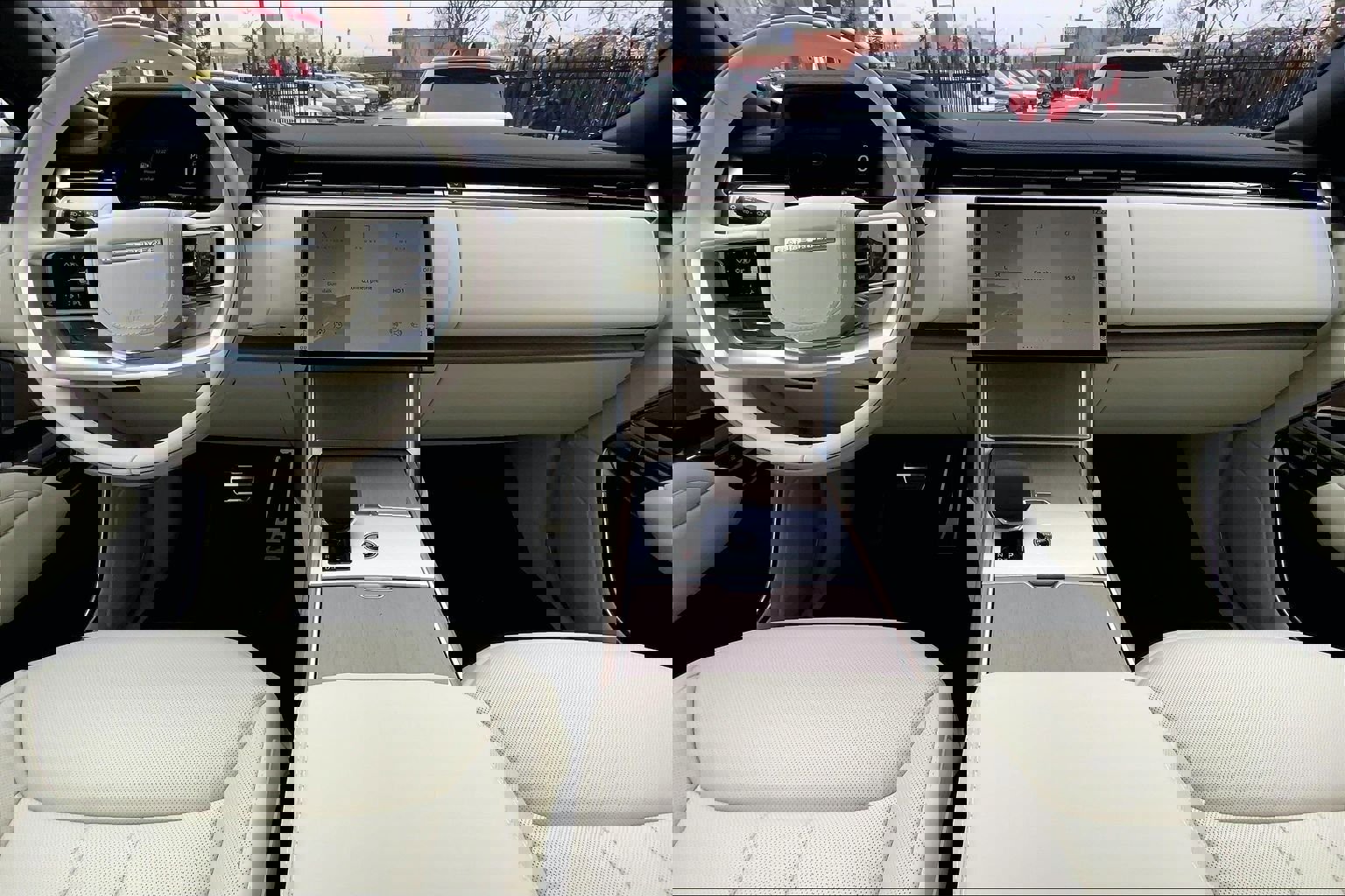 New 2026 Land Rover Range Rover SE image 5