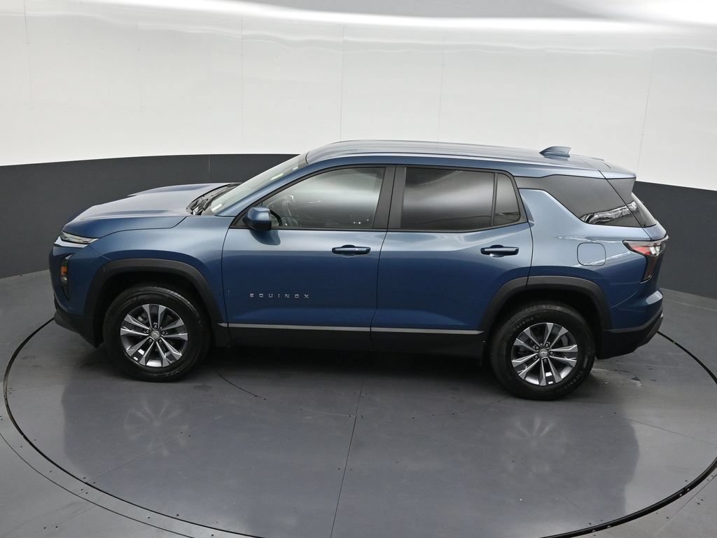 Used 2025 Chevrolet Equinox LT FWD image 16