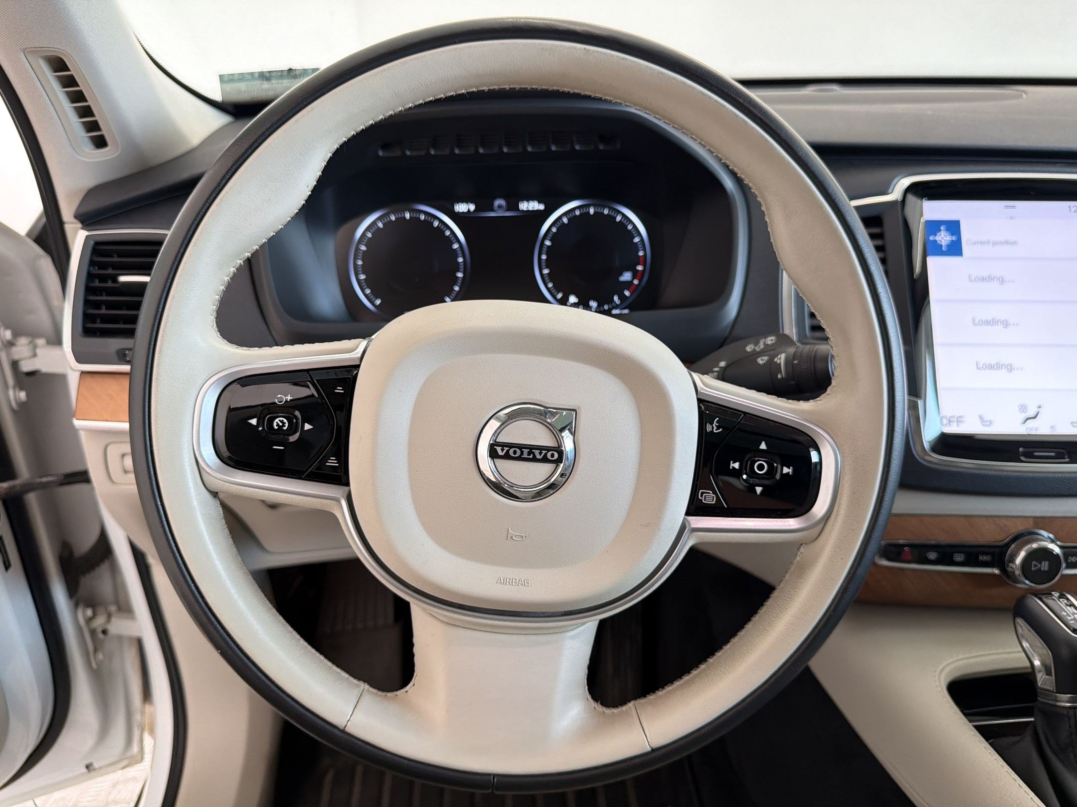 Used 2021 Volvo XC90 T6 Momentum AWD/4WD image 11