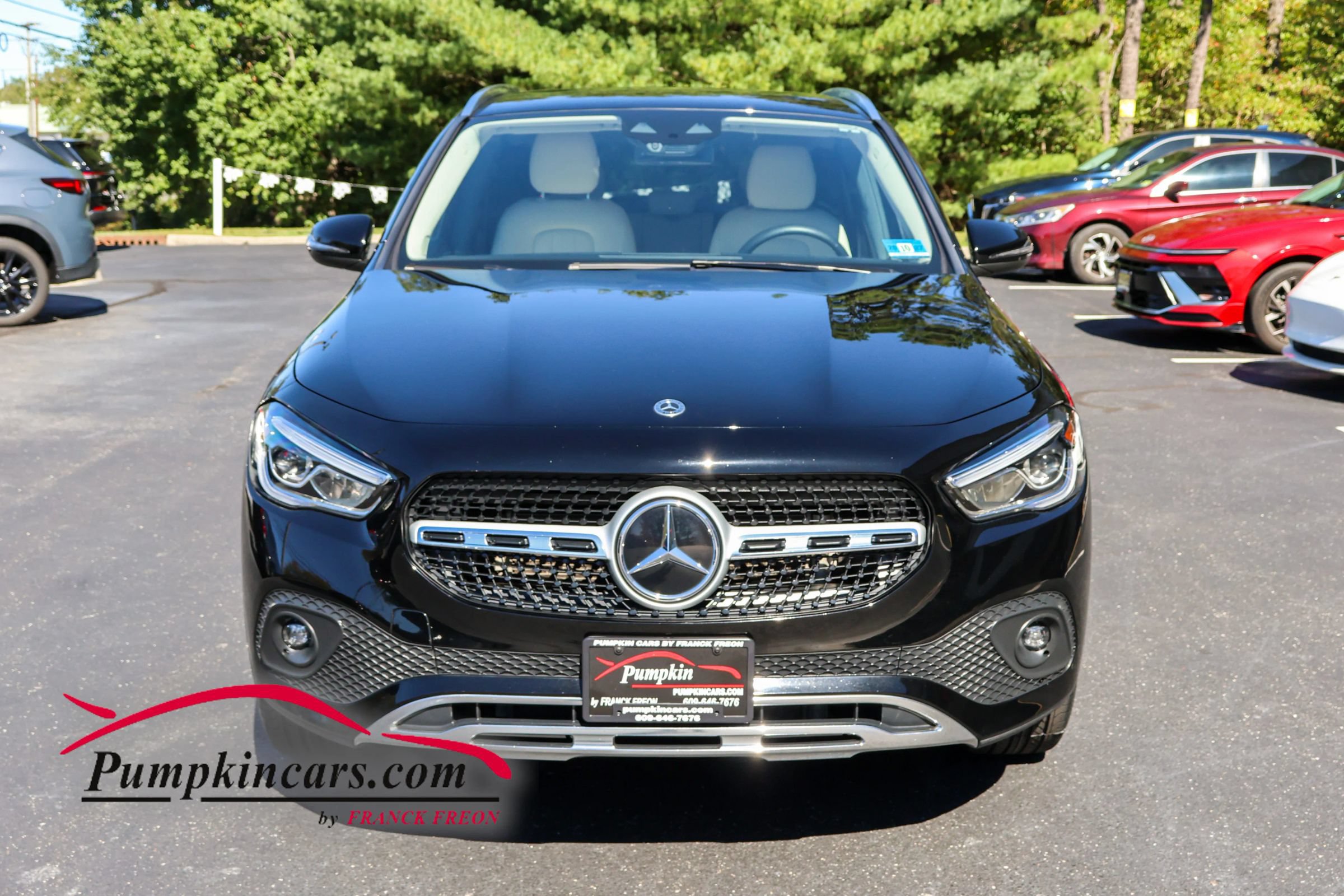Used 2021 Mercedes-Benz GLA 250 4MATIC w/ Premium Package image 2