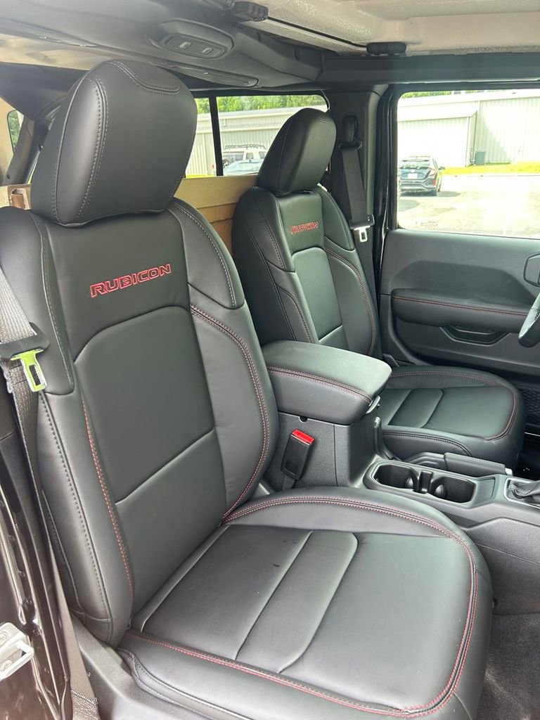 New 2025 Jeep Wrangler Unlimited Rubicon w/ Dual Top Group image 11