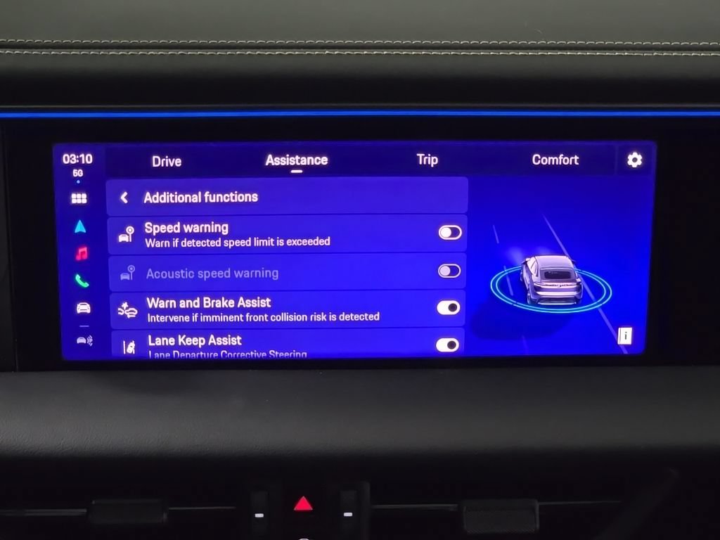 Certified 2025 Porsche Macan Turbo Electric AWD/4WD image 21