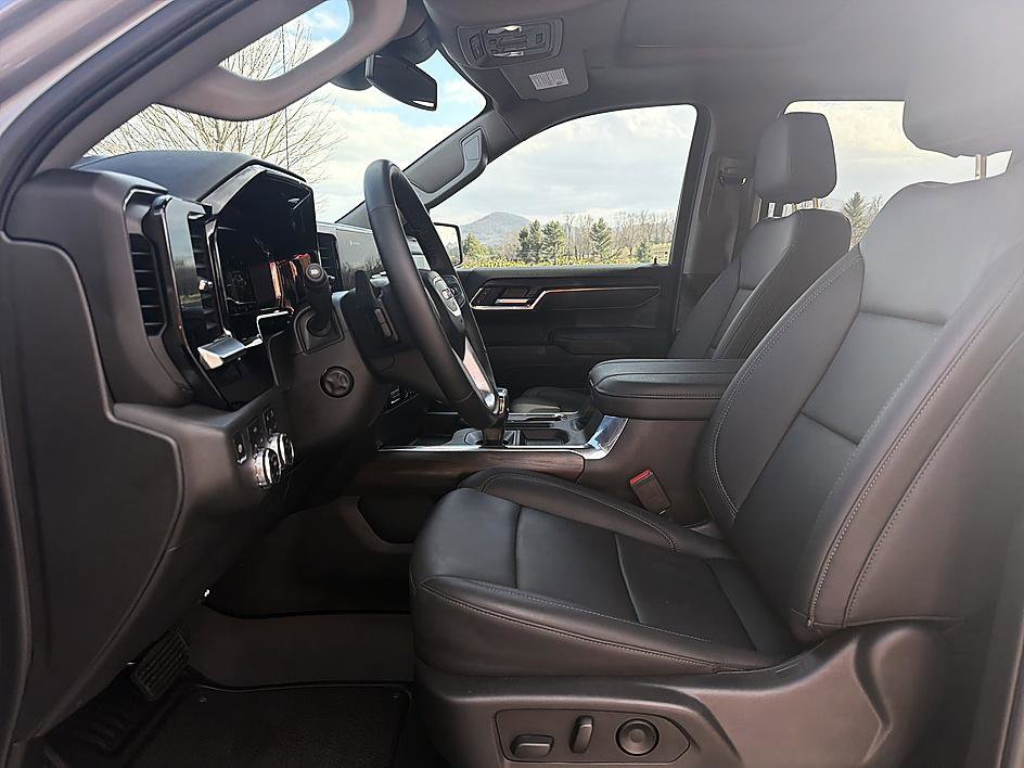Used 2025 GMC Sierra 1500 SLT w/ SLT Premium Package image 11