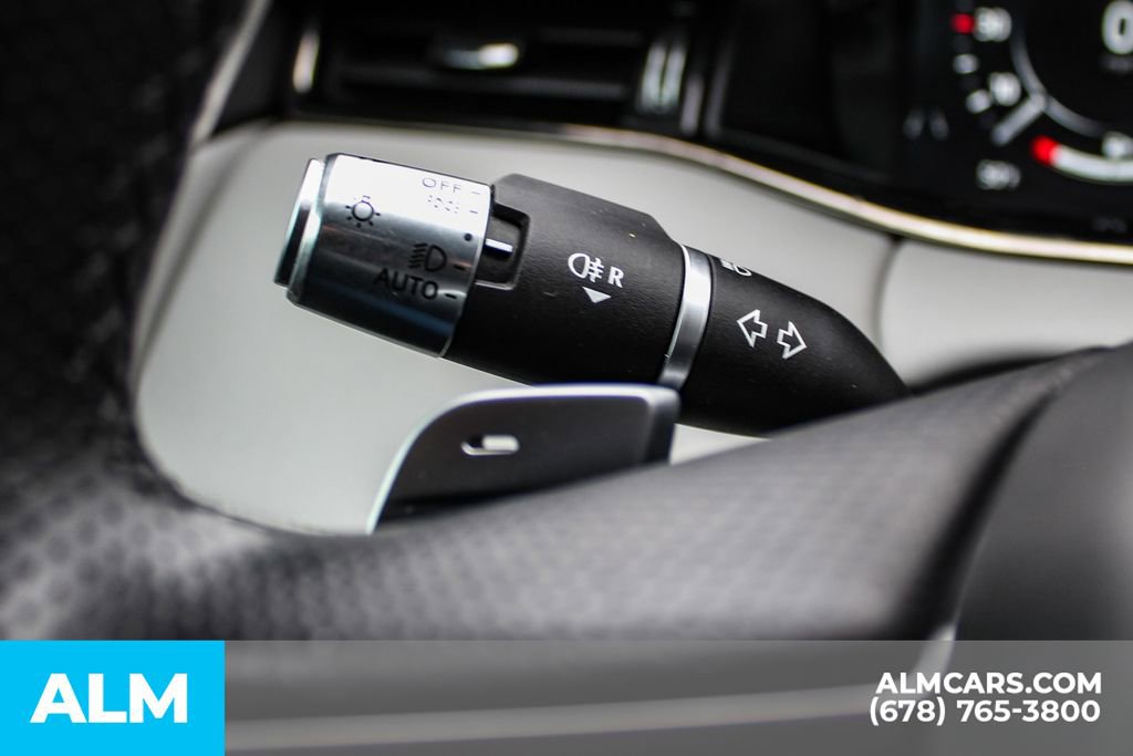 Used 2021 Land Rover Range Rover Evoque R-Dynamic SE image 30