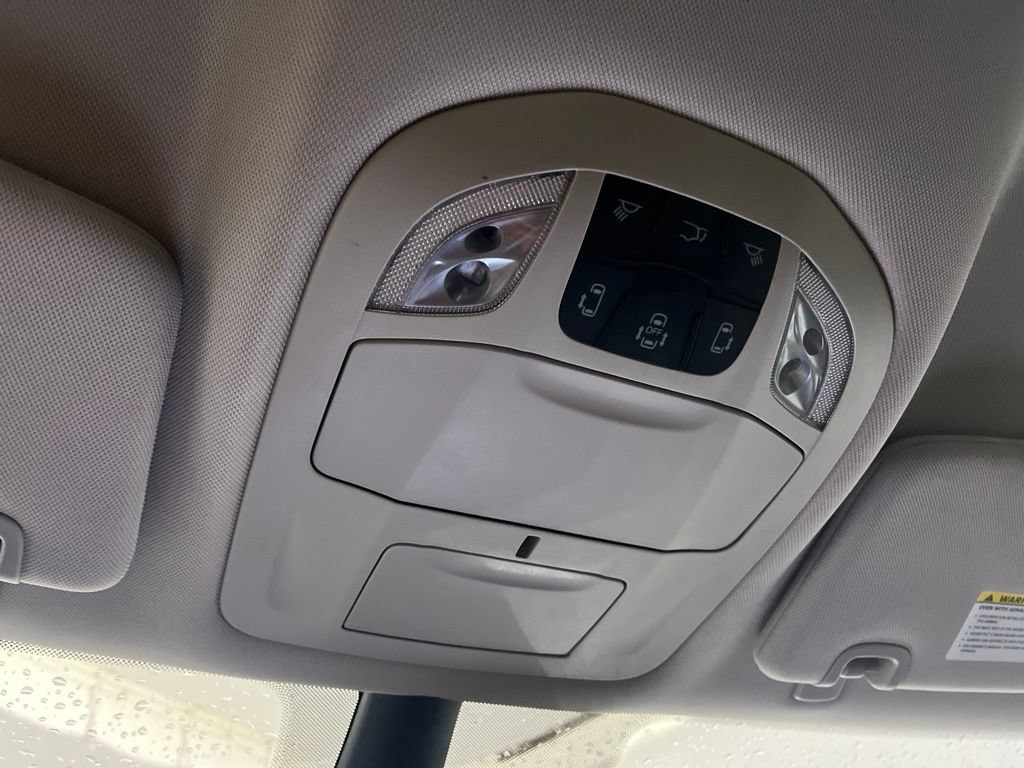 Used 2024 Chrysler Pacifica Touring-L FWD image 71