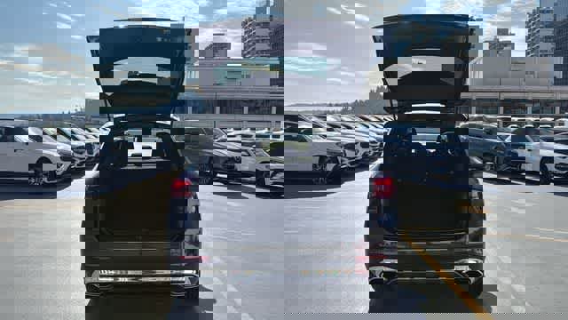 Certified 2025 Mercedes-Benz GLC 300 4MATIC image 8